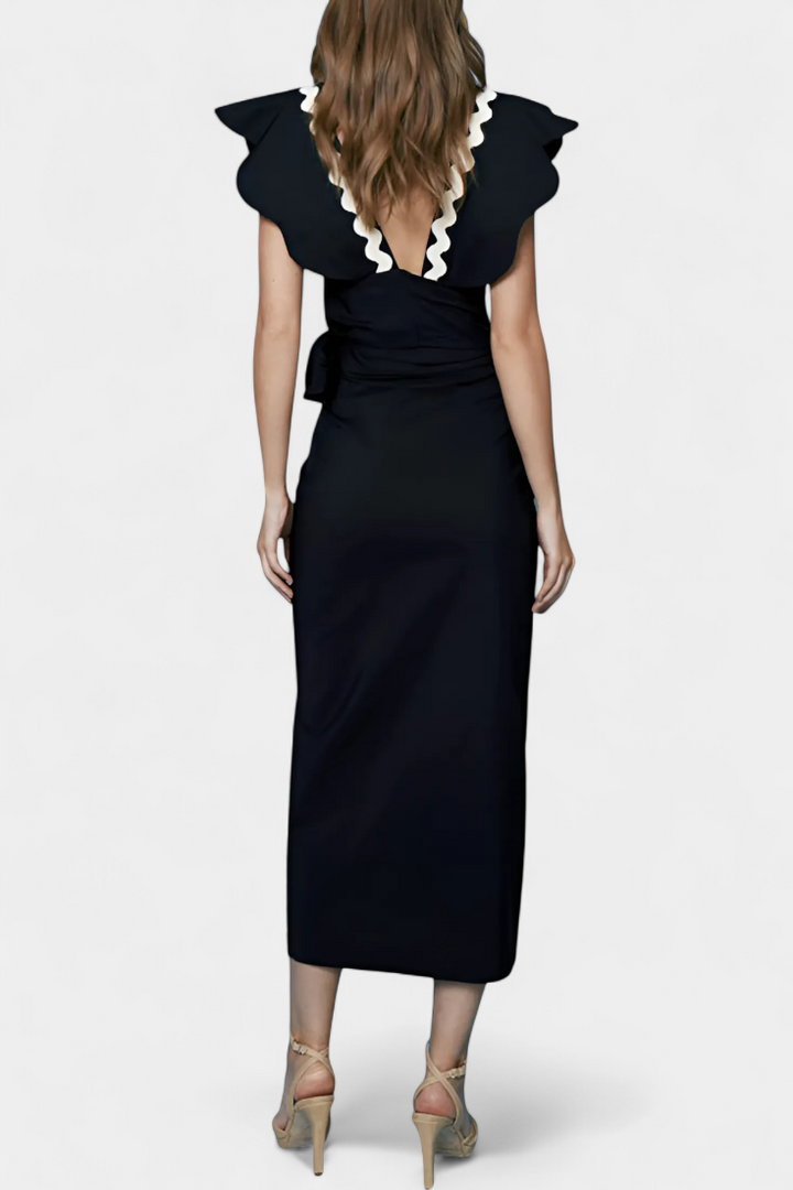 Fabiana - Top Elegante com Folhos e Costuras em Contraste