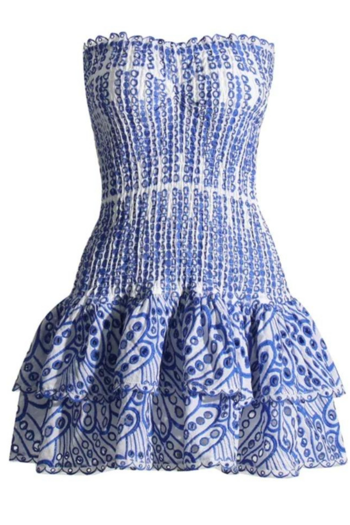 Vestido mini franzido sem alças para mulher com saia escalonada com folhos