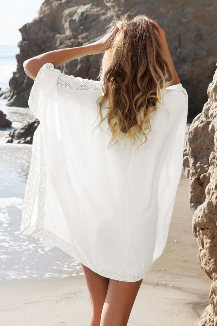 Vestido de Praia Tipo Túnica com Gola em V e Debrum de Crochet de Mulher