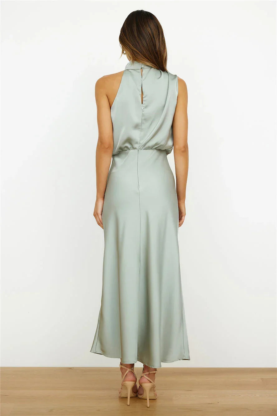Marina | Vestido com Decote Americano