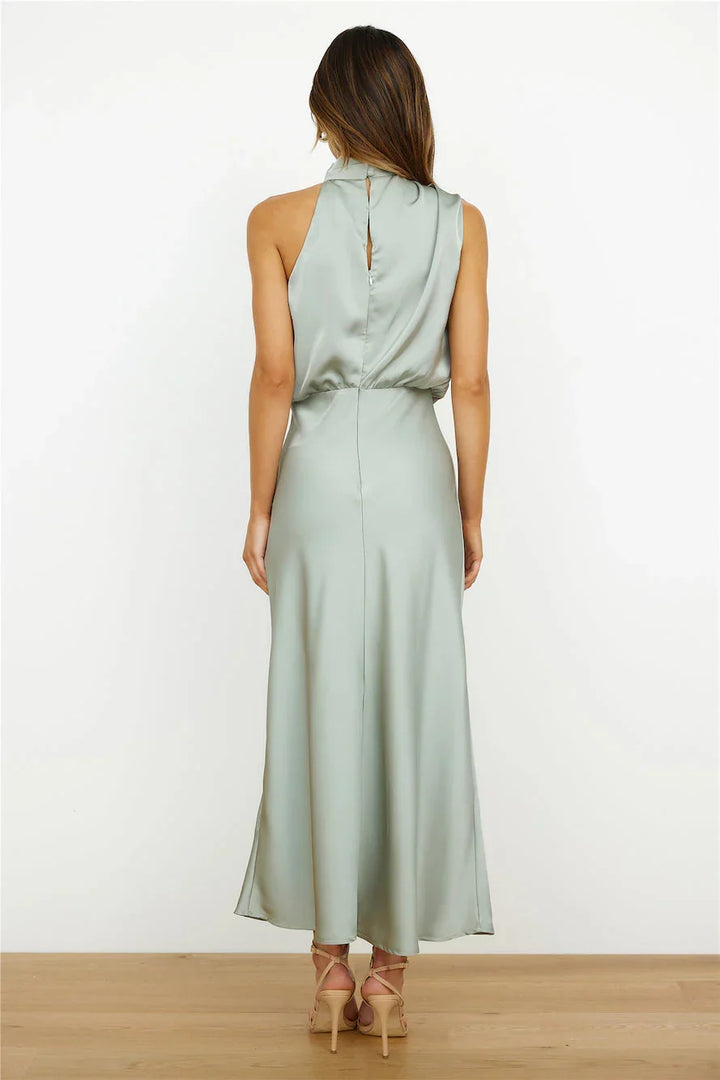 Marina | Vestido com Decote Americano