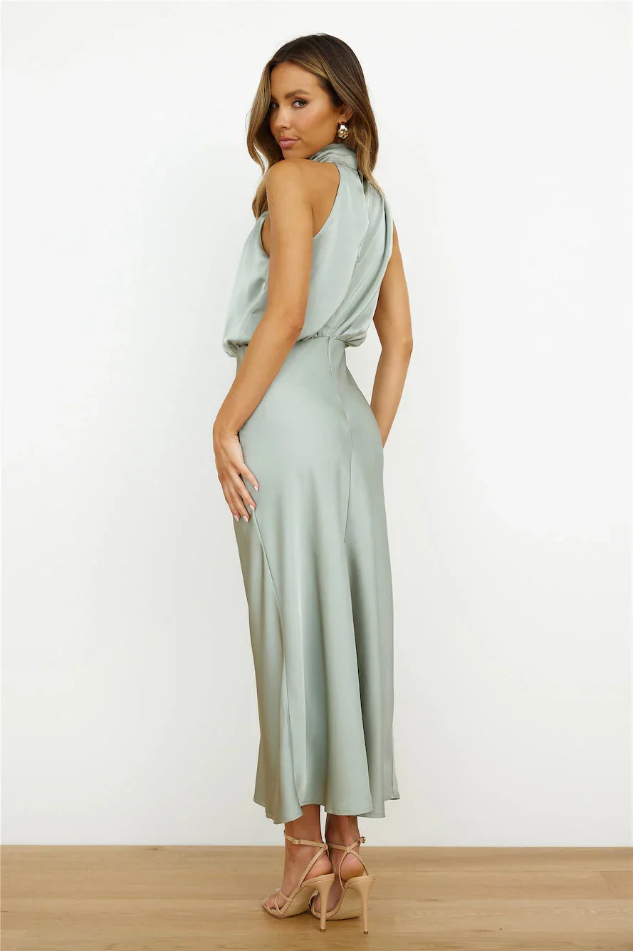 Marina | Vestido com Decote Americano