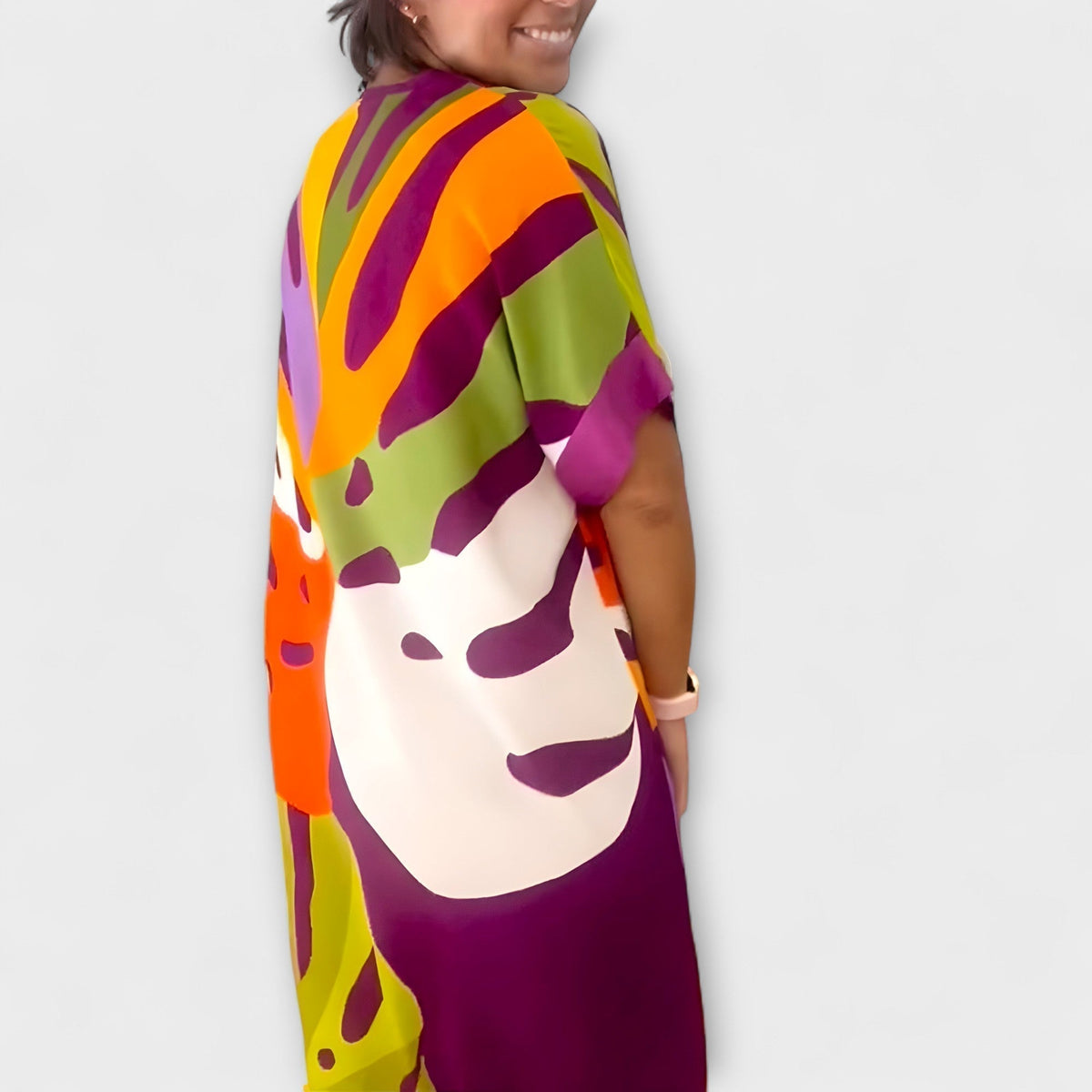 Roos - Vestidos Casuais com Estampados de Folhas Pintadas