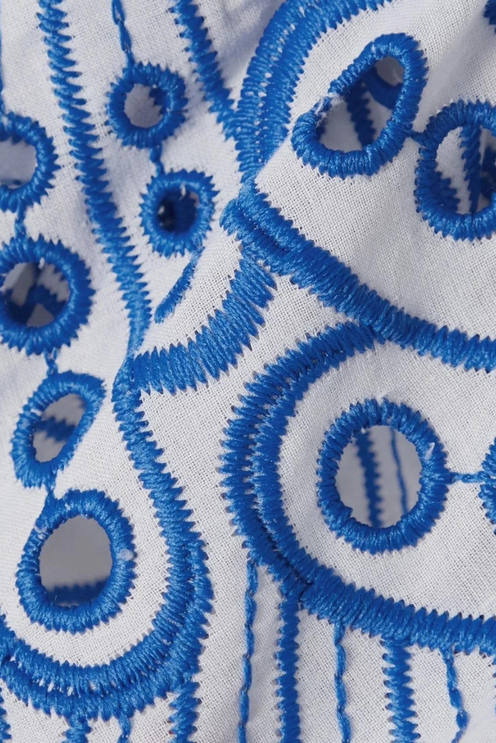 Vestido mini franzido sem alças para mulher com saia escalonada com folhos
