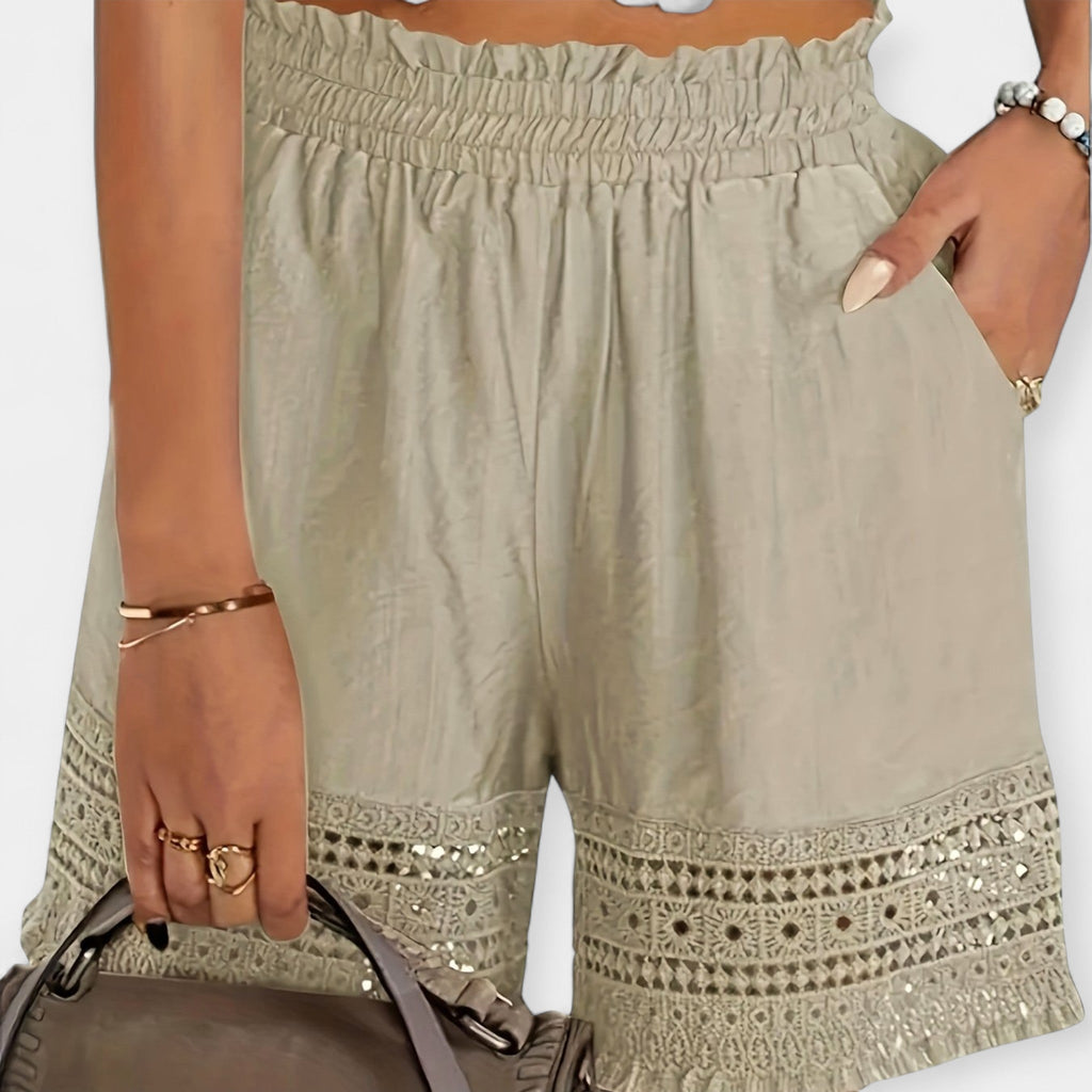 Shorts com renda