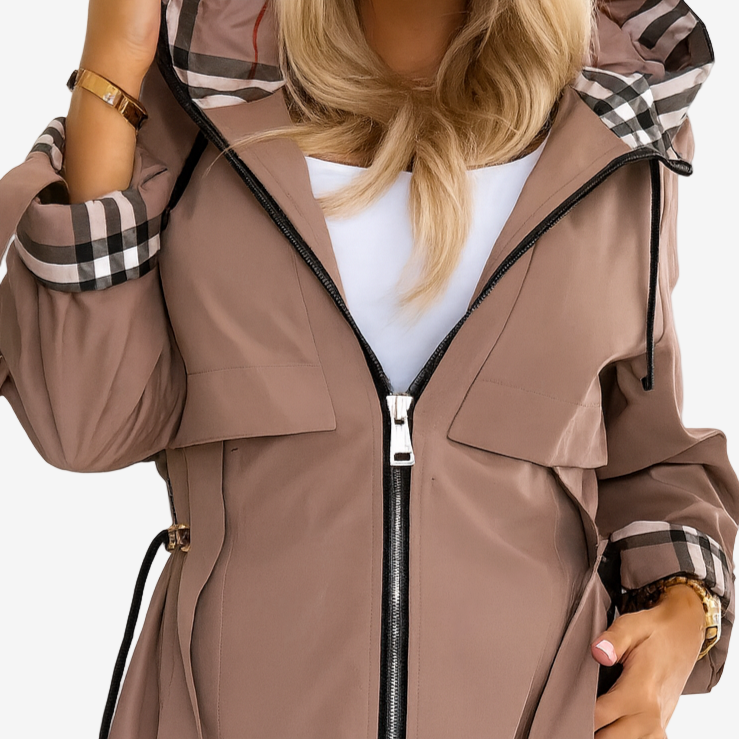 Maeve | Gabardine com Capuz