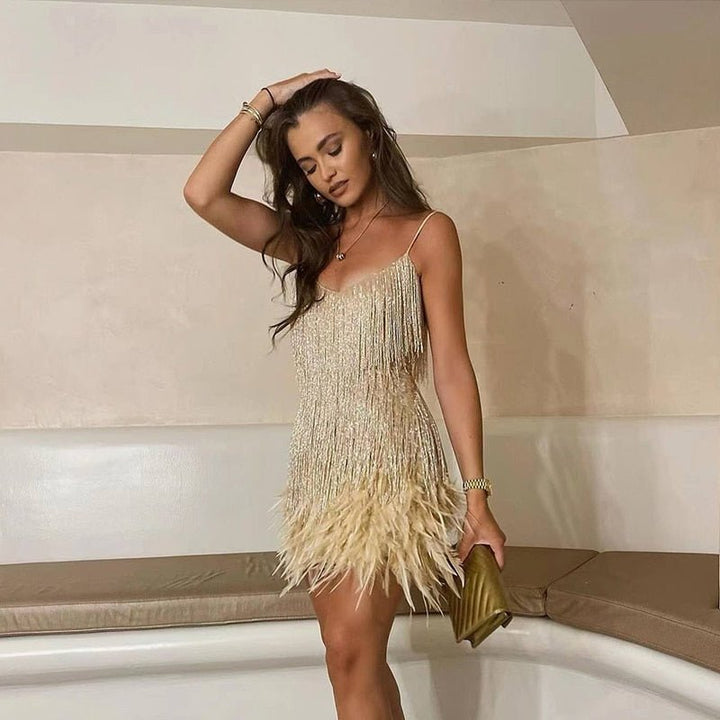 Vestido Mini de Mulher com Franjas e Alças e Bainha de Penas
