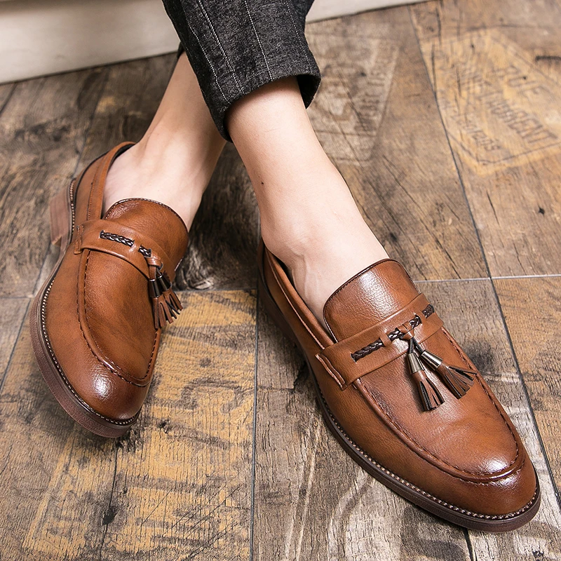 Mocassins de Pele com Borlas