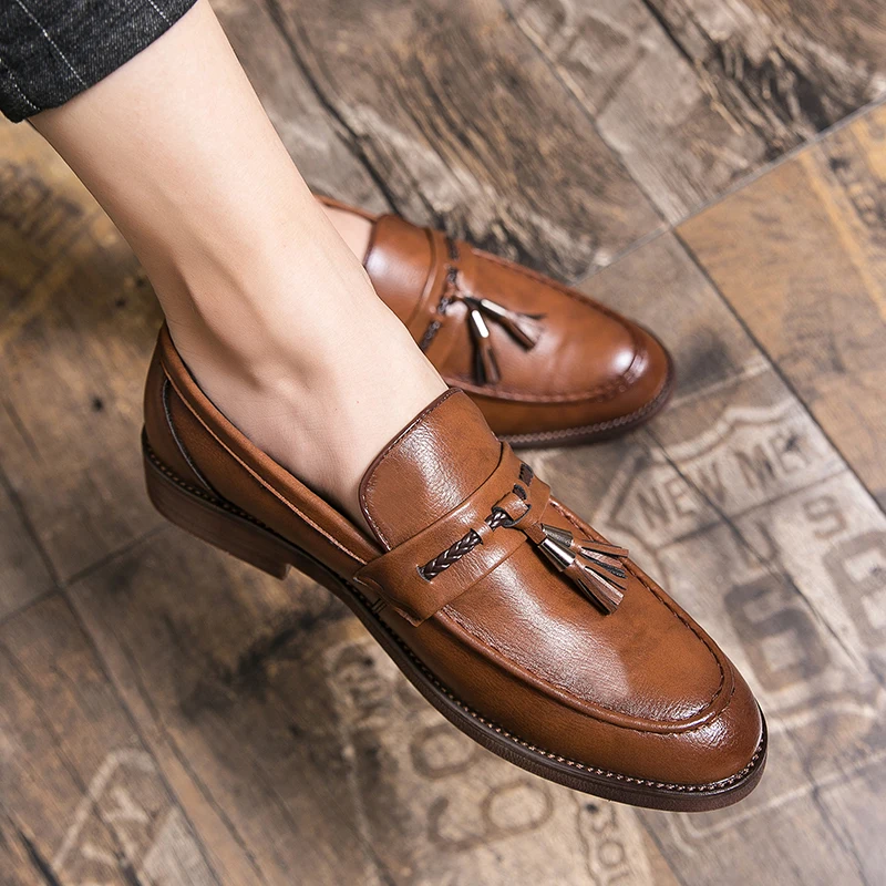 Mocassins de Pele com Borlas