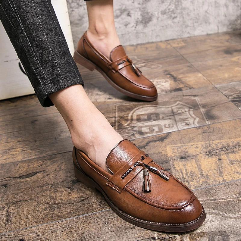 Mocassins de Pele com Borlas
