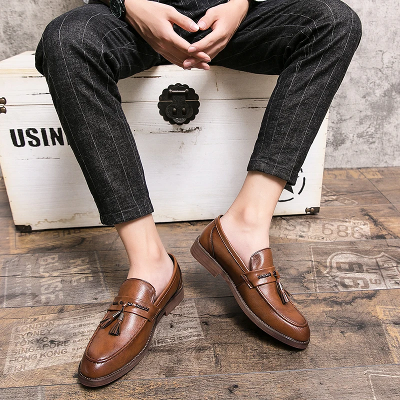 Mocassins de Pele com Borlas