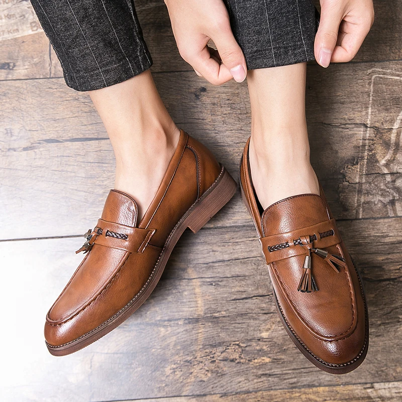 Mocassins de Pele com Borlas