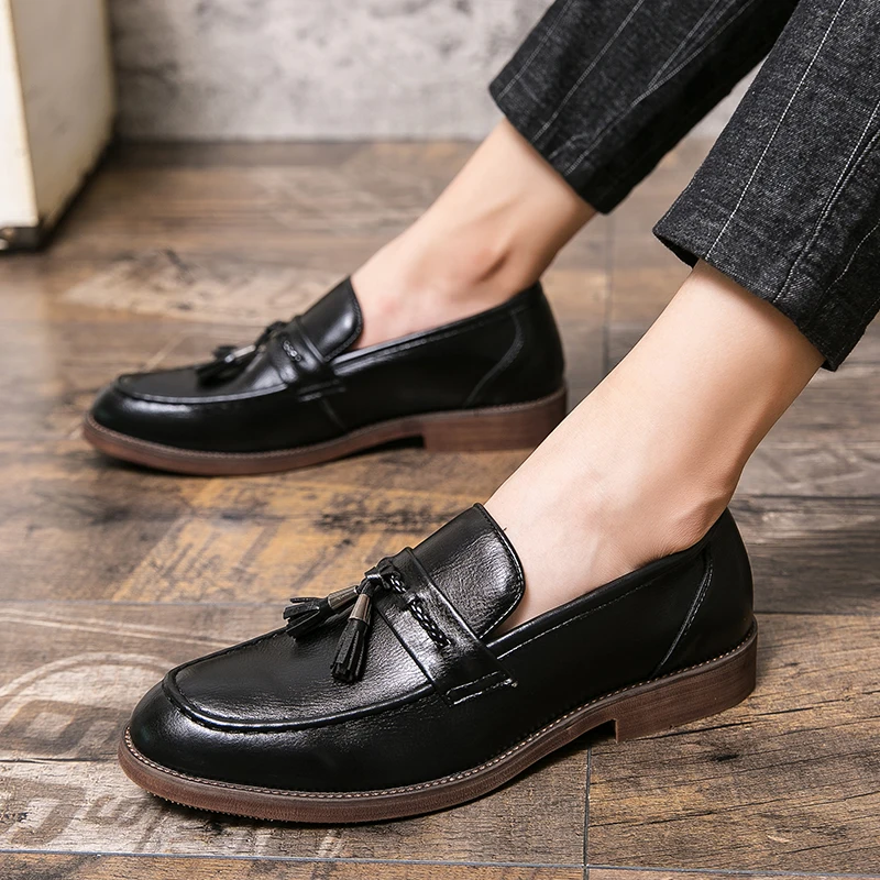 Mocassins de Pele com Borlas