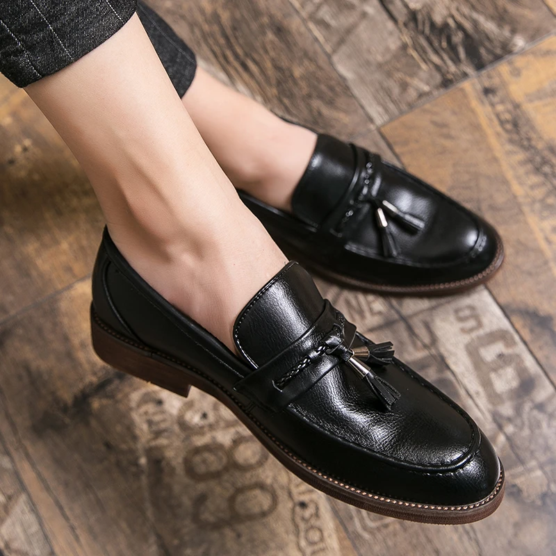 Mocassins de Pele com Borlas