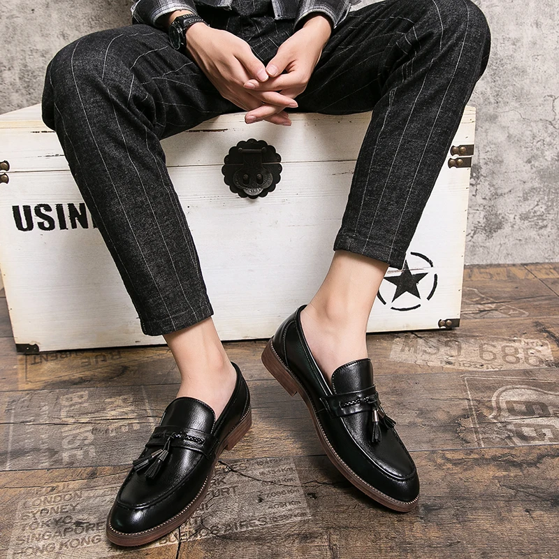 Mocassins de Pele com Borlas