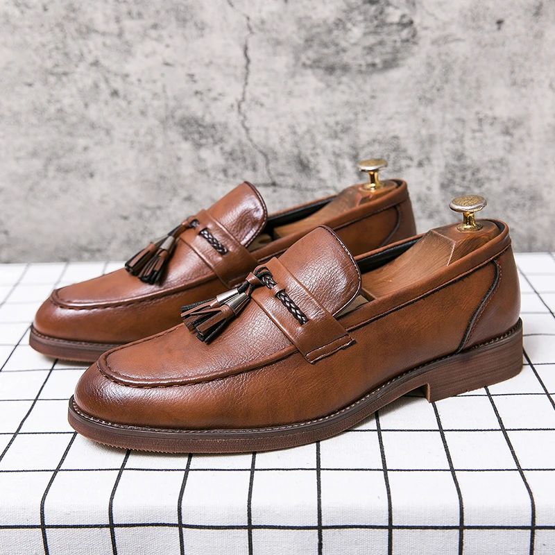 Mocassins de Pele com Borlas