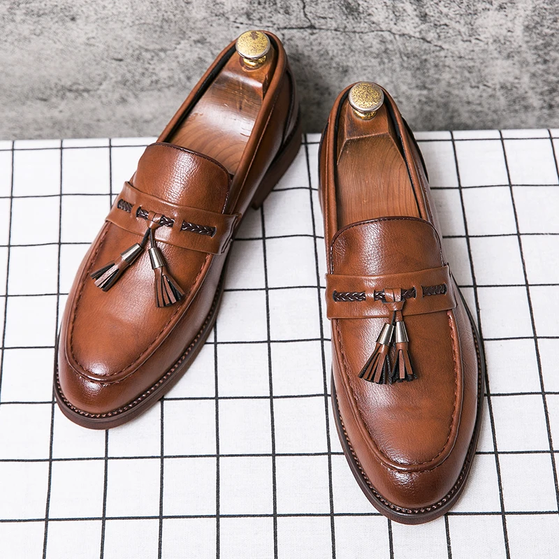 Mocassins de Pele com Borlas