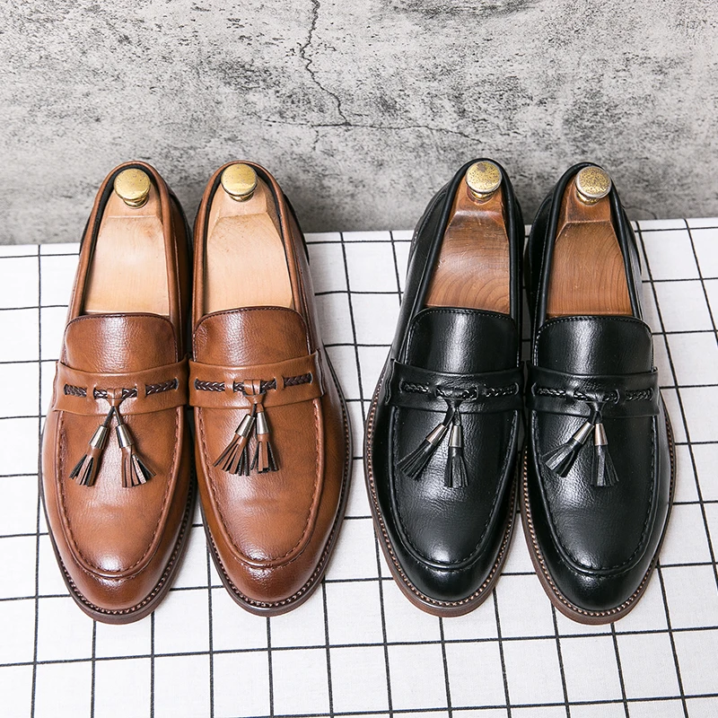 Mocassins de Pele com Borlas