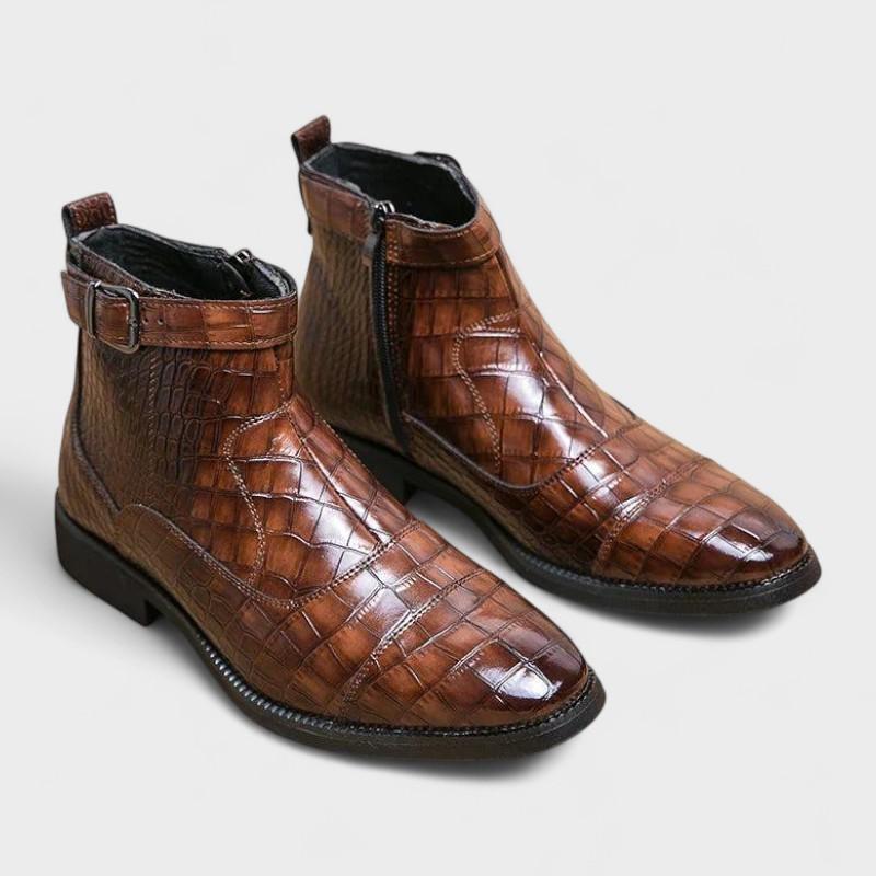 Dylan™ | Botas com Fivela de Couro Sintético