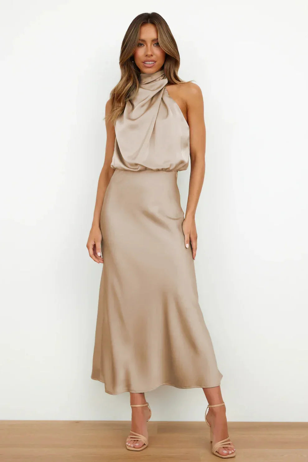 Marina | Vestido com Decote Americano