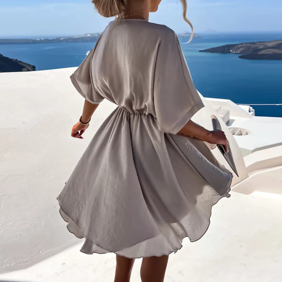 Vestido mini drapeado com decote em V e mangas curtas soltas para mulher