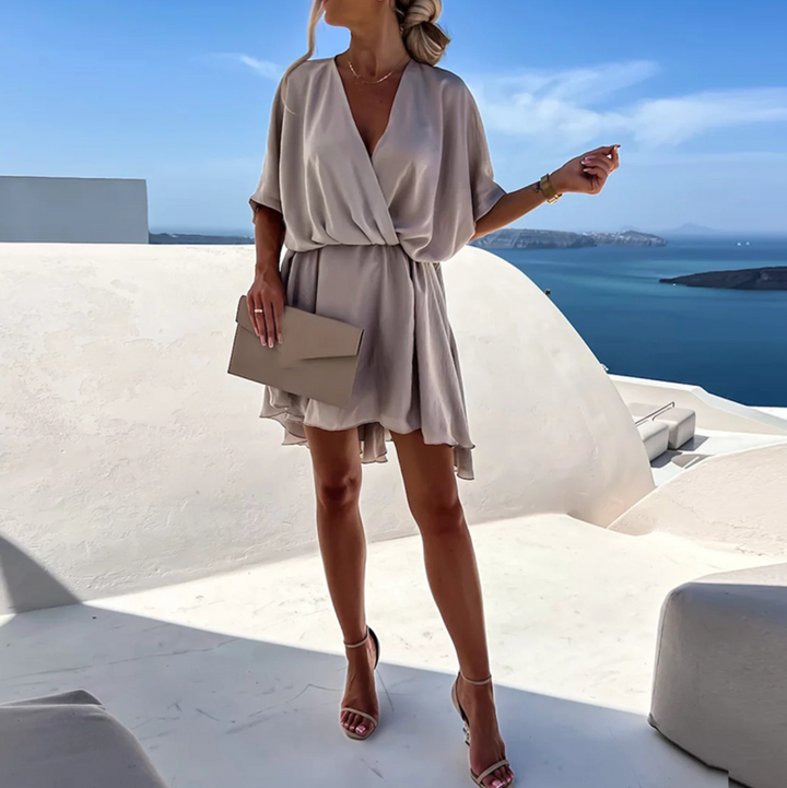 Vestido mini drapeado com decote em V e mangas curtas soltas para mulher