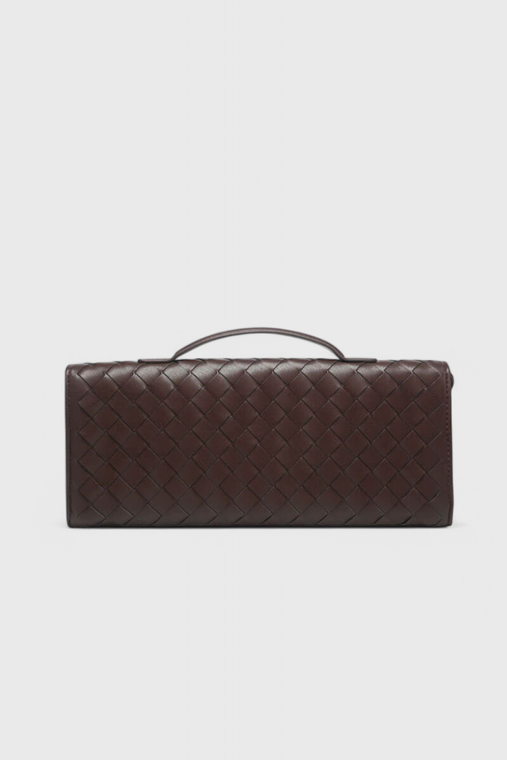 Melanie Clutch com Detalhe de Nó Dourado