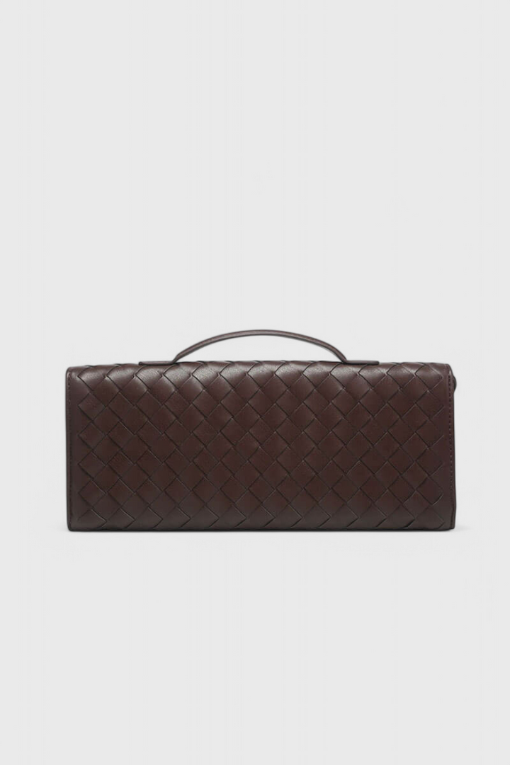 Melanie Clutch com Detalhe de Nó Dourado