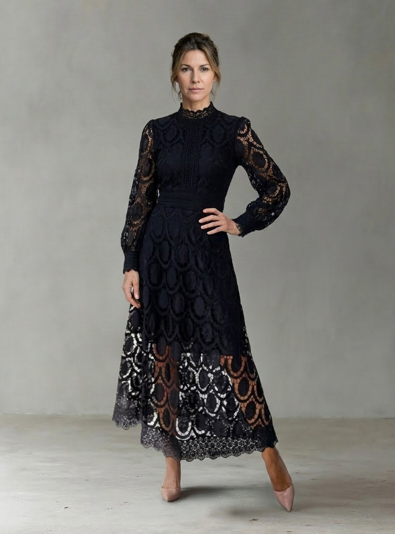 Noor - Vestido de Renda Romântico