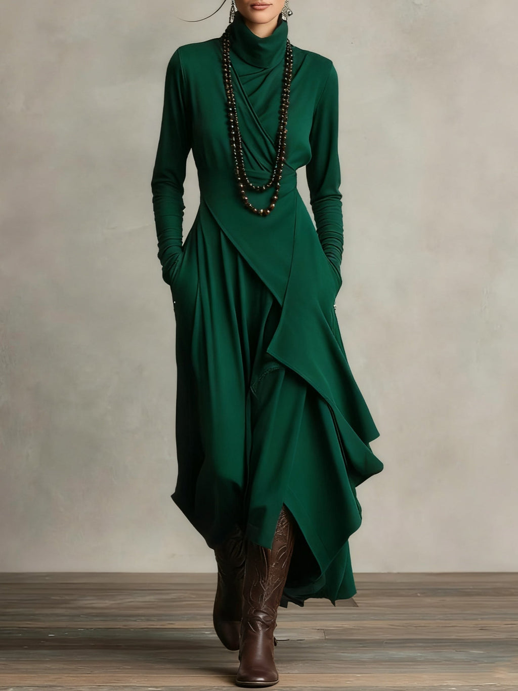Georgia™ | Vestido Maxi Plissado Assimétrico Roxo com Gola Alta (colar não incluído)