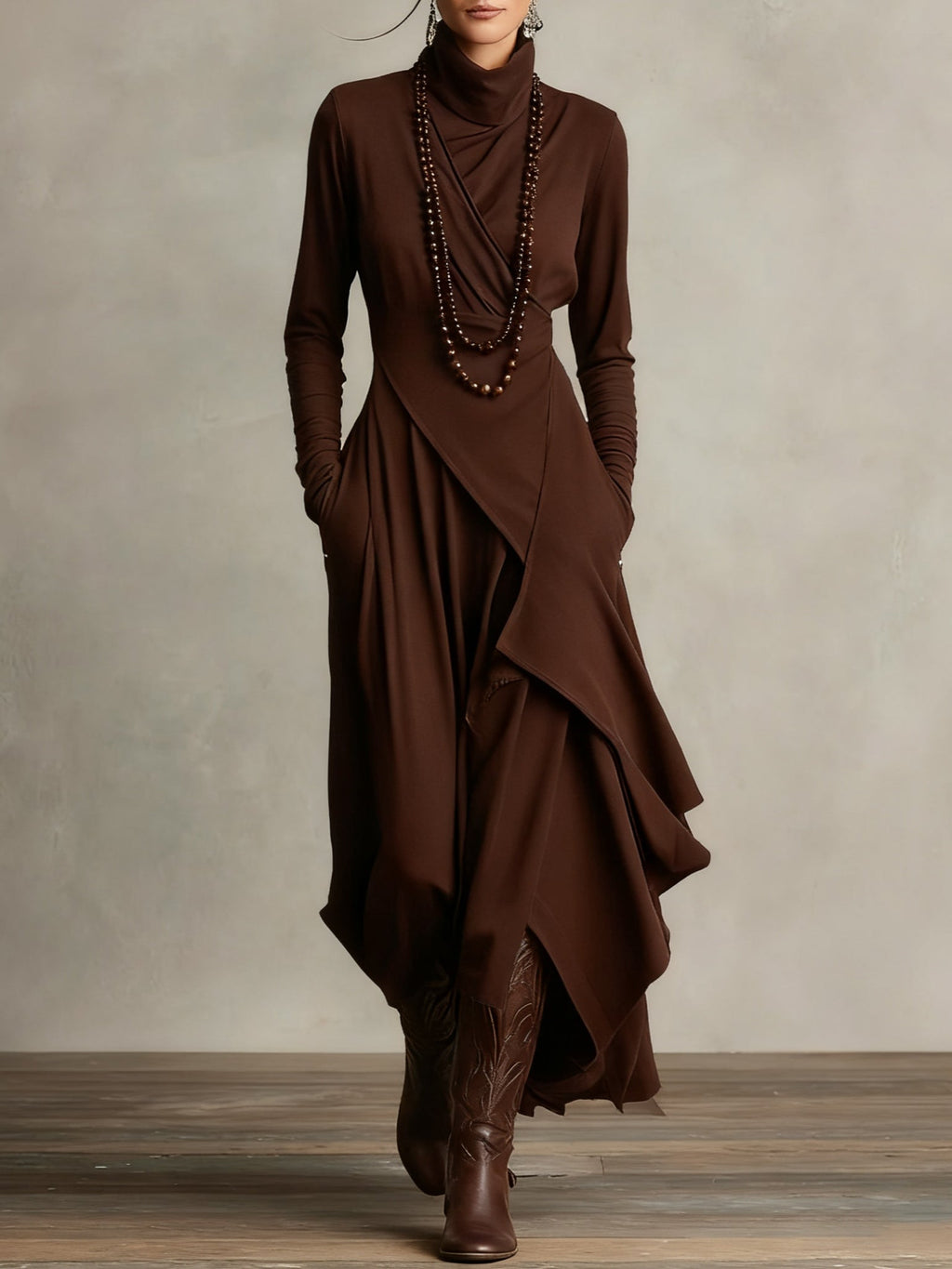 Georgia™ | Vestido Maxi Plissado Assimétrico Roxo com Gola Alta (colar não incluído)