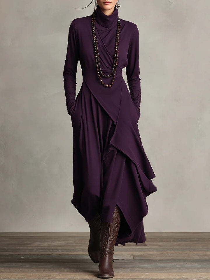 Georgia™ | Vestido Maxi Plissado Assimétrico Roxo com Gola Alta (colar não incluído)