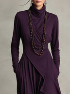 Georgia™ | Vestido Maxi Plissado Assimétrico Roxo com Gola Alta (colar não incluído)
