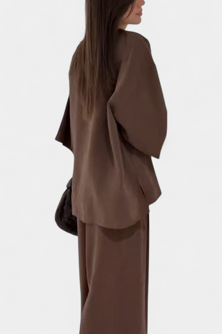 Eli - Conjunto Oversize de Top com Decote em V e Calças Retas