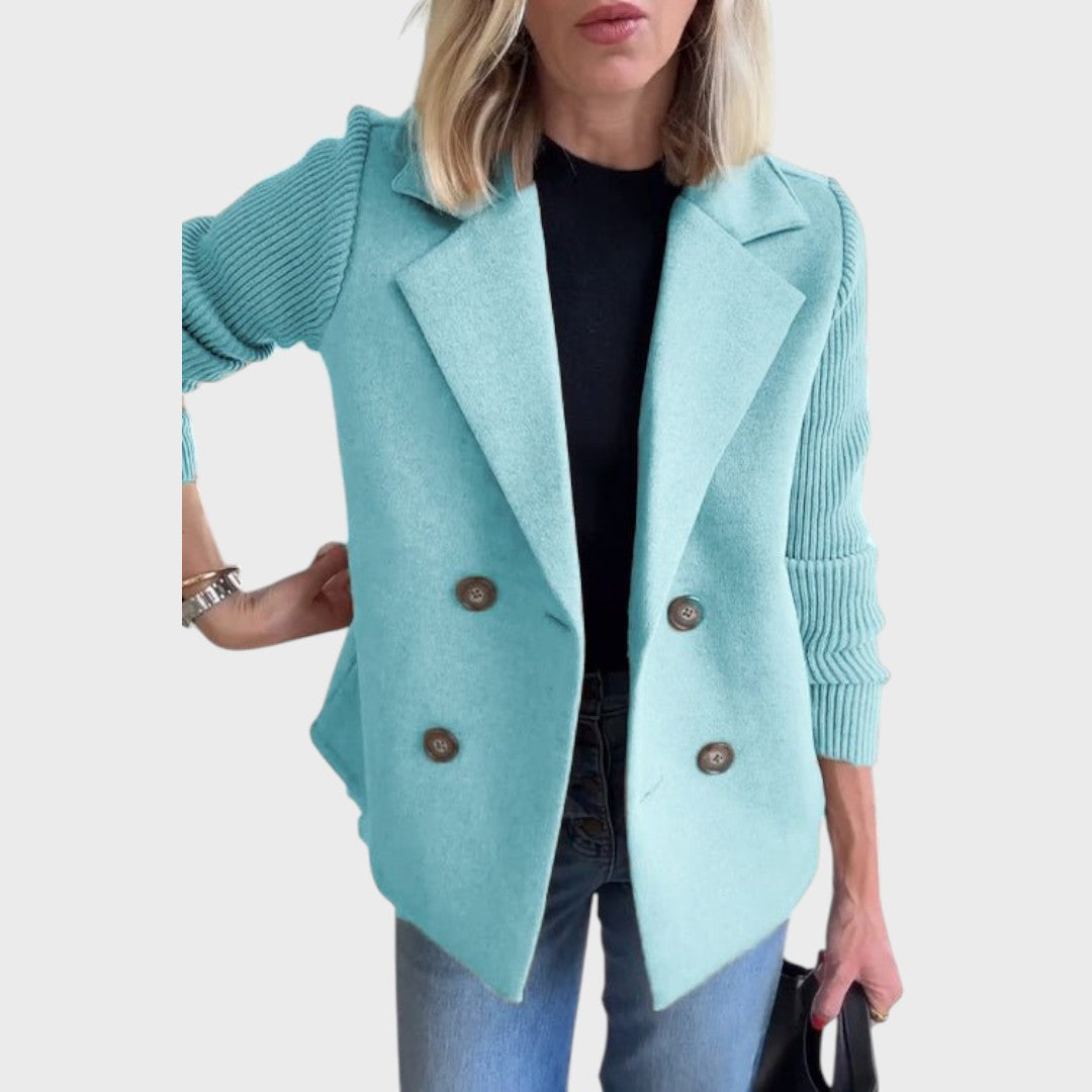 Emma - Blazer Elegante com Tranças nas Mangas