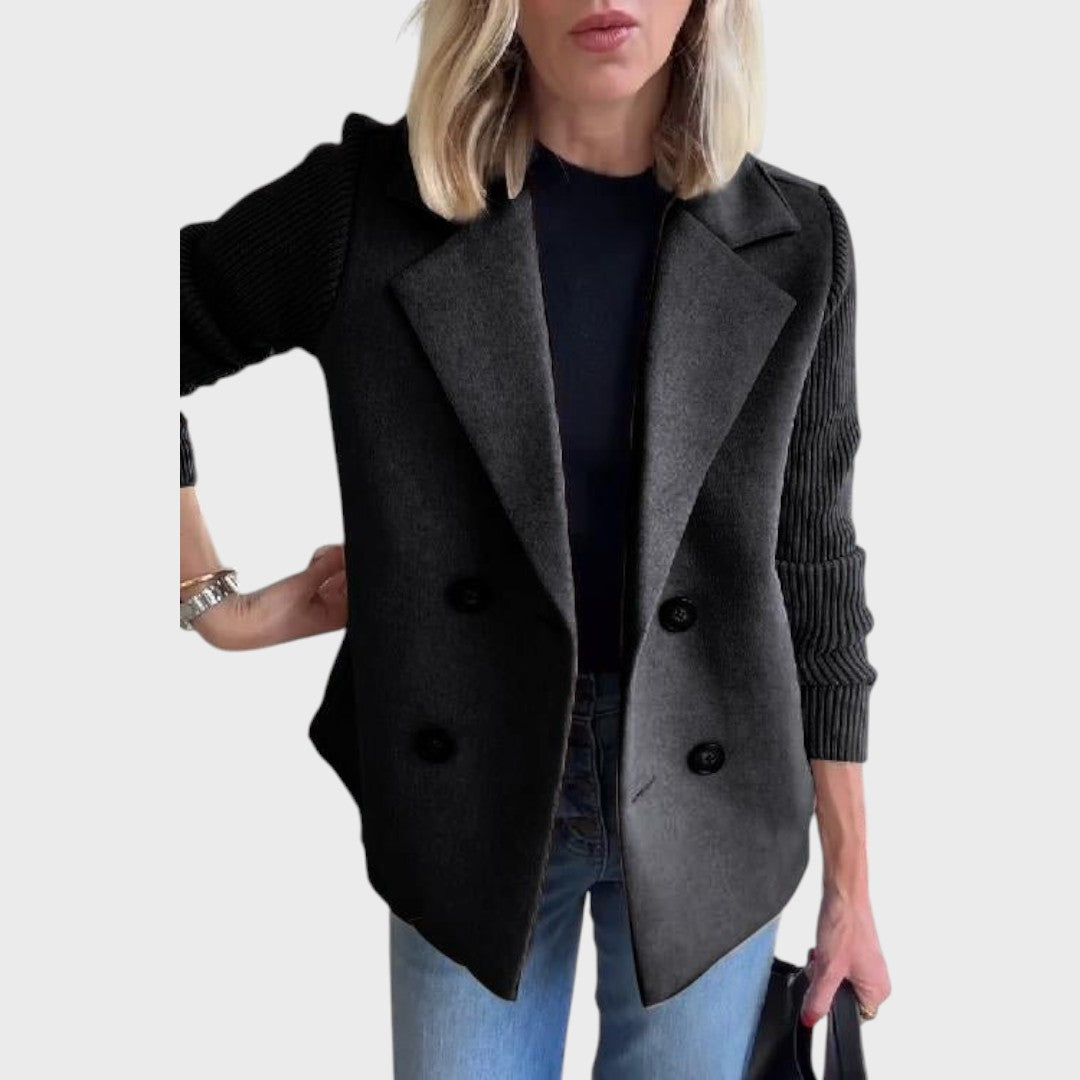 Emma - Blazer Elegante com Tranças nas Mangas