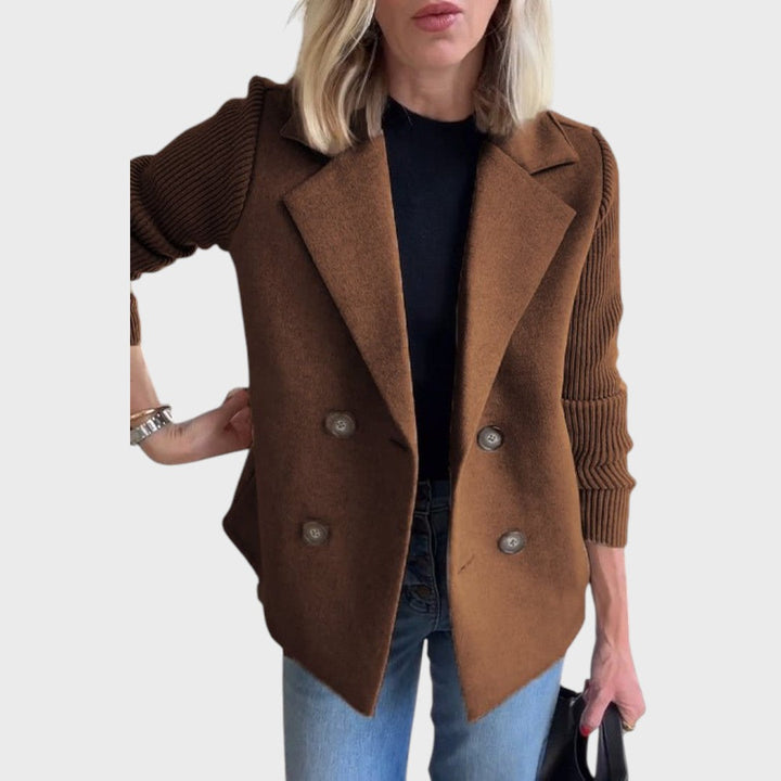 Emma - Blazer Elegante com Tranças nas Mangas