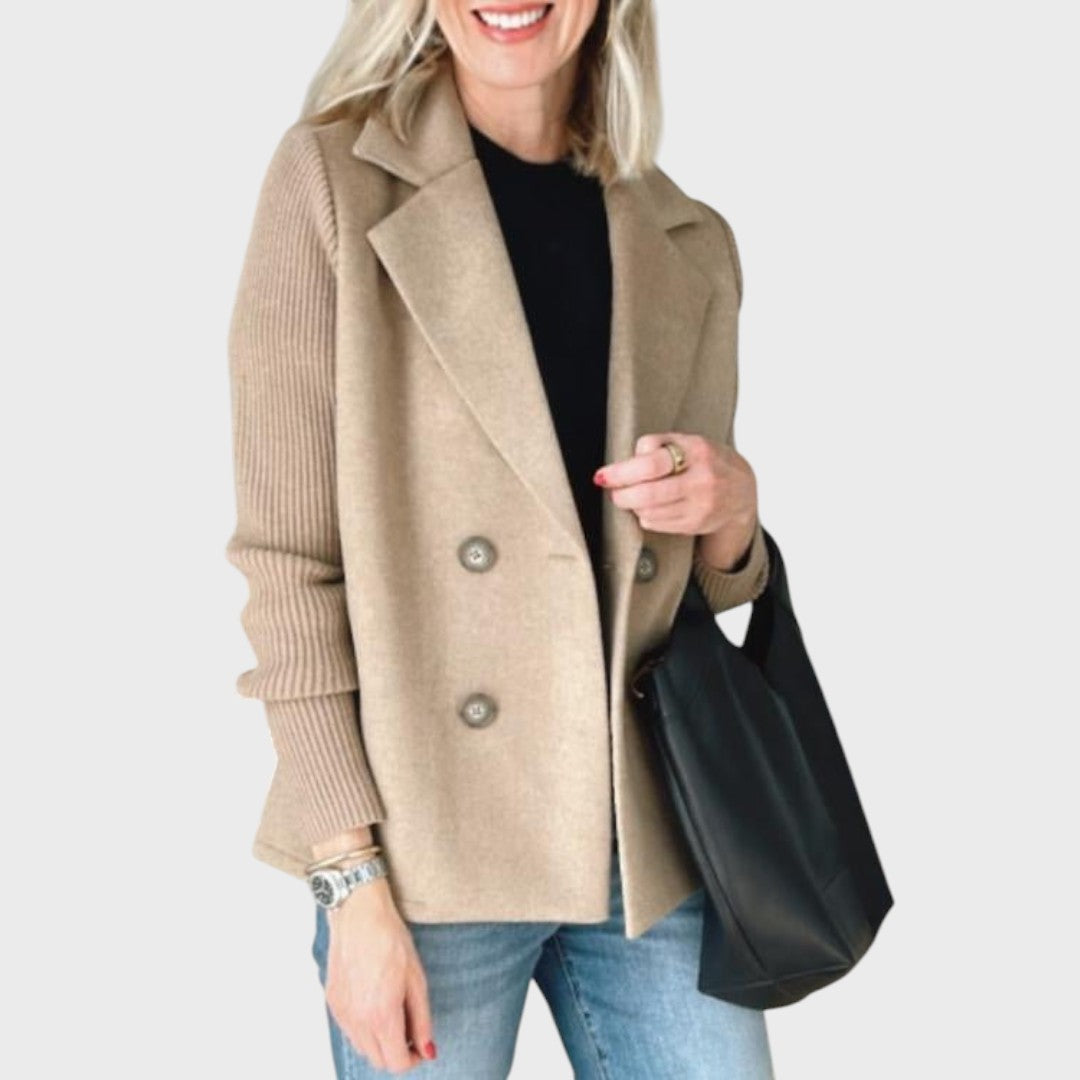 Emma - Blazer Elegante com Tranças nas Mangas