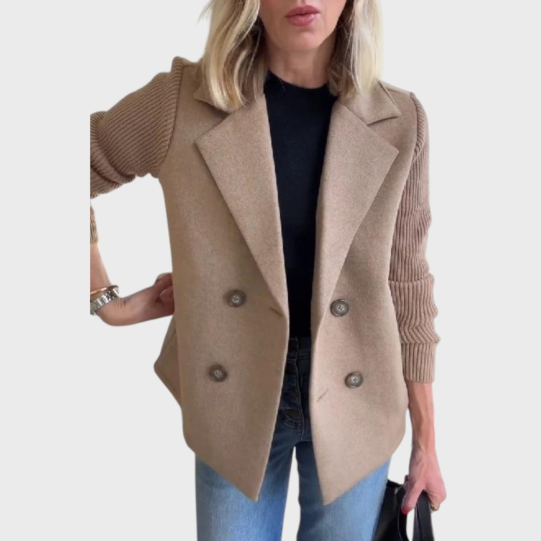 Emma - Blazer Elegante com Tranças nas Mangas