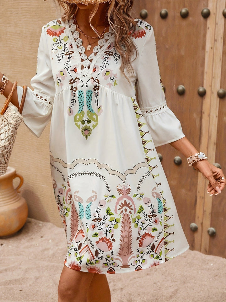 Vestido mini boémio bordado para mulher com mangas 3/4 e decote em V