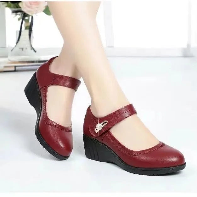 Claudia - Sapatos Elegantes de Salto Médio