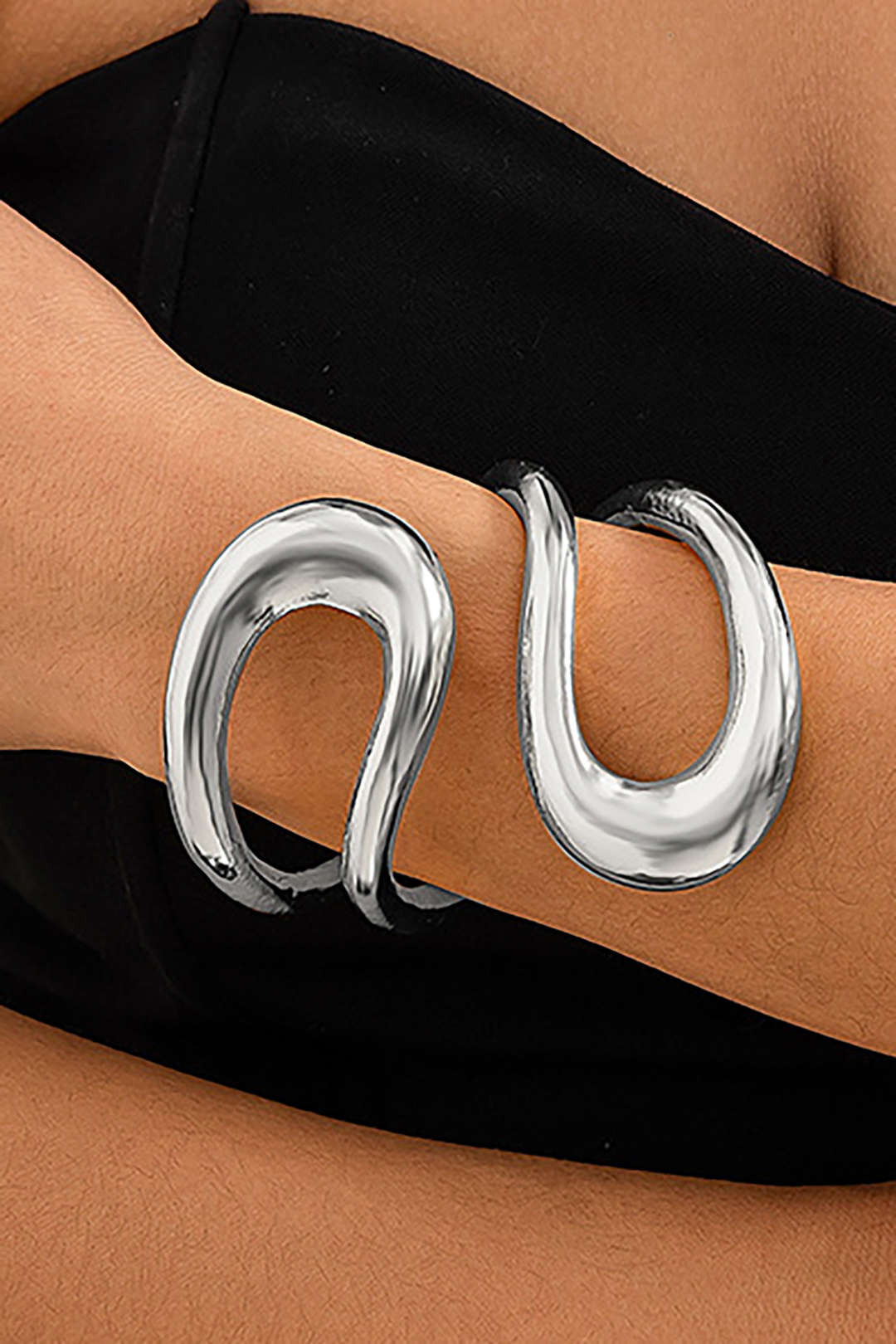 Pulseira Assimétrica Recortada