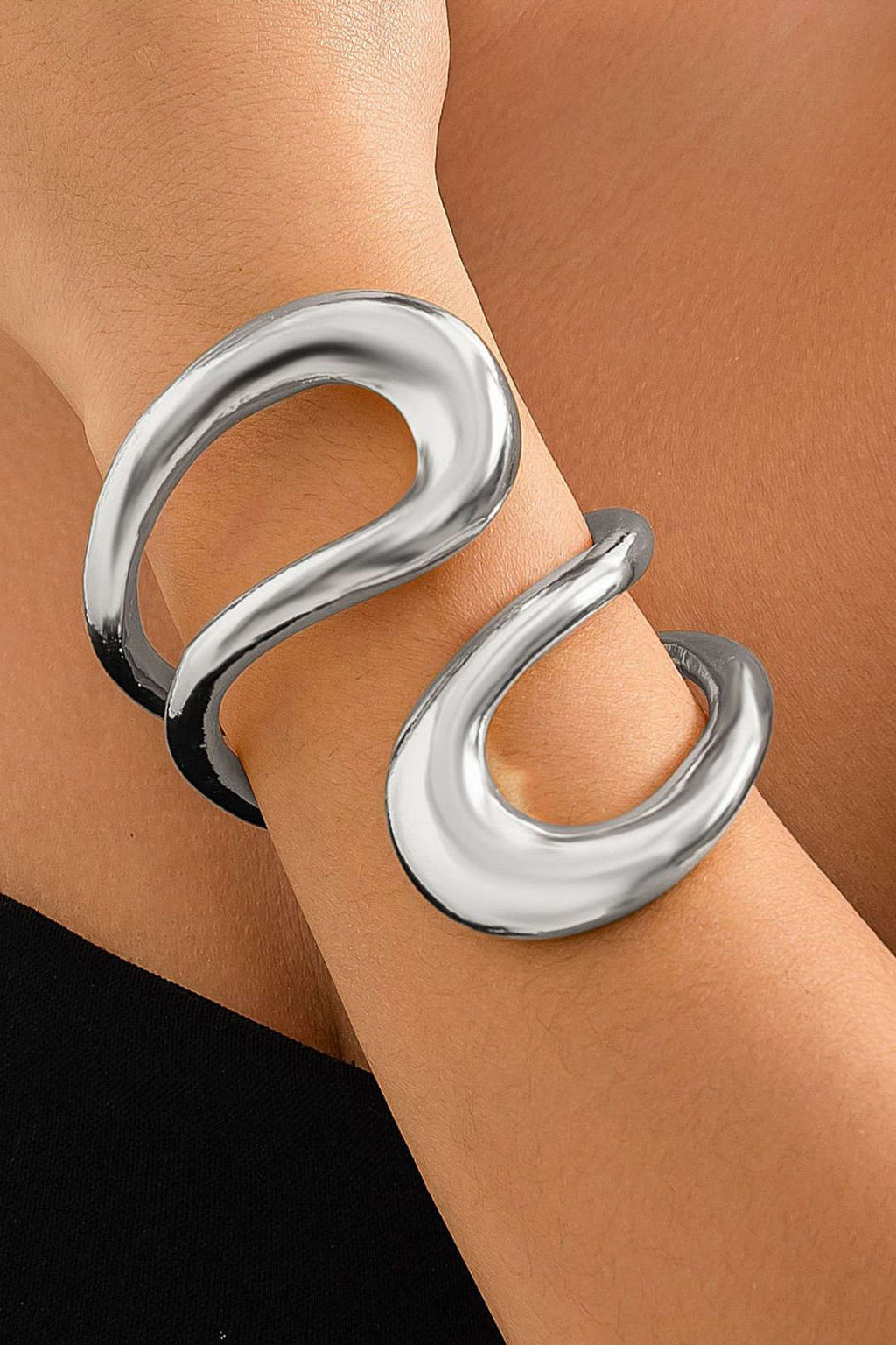 Pulseira Assimétrica Recortada