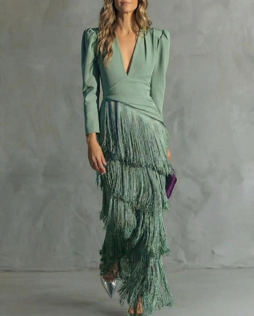 Clara™ | Vestido Midi Elegante com Mangas de Franjas