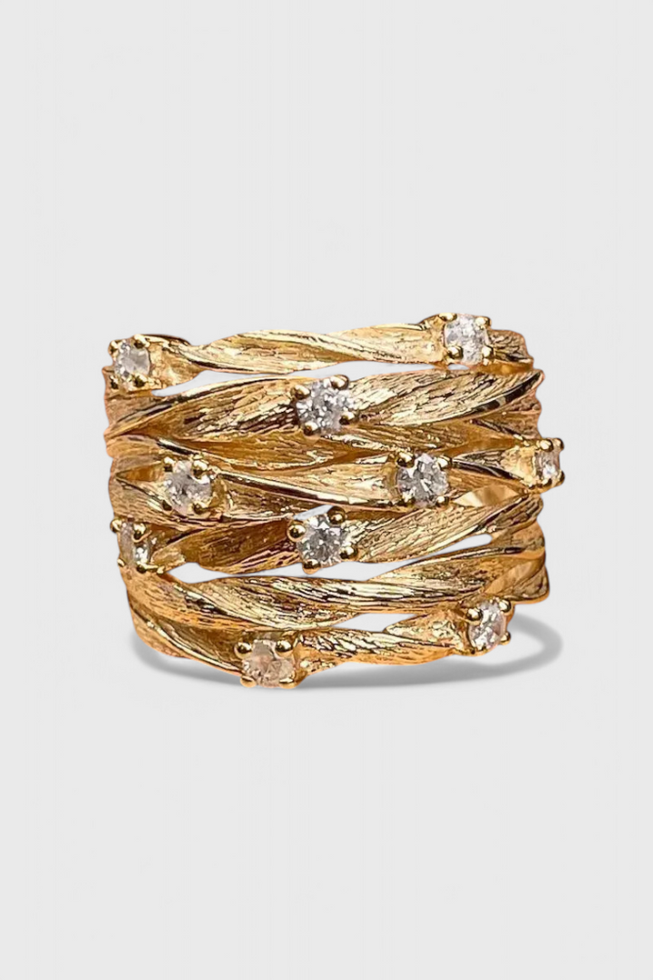 Anel de Ouro Vintage com Charme Atemporal