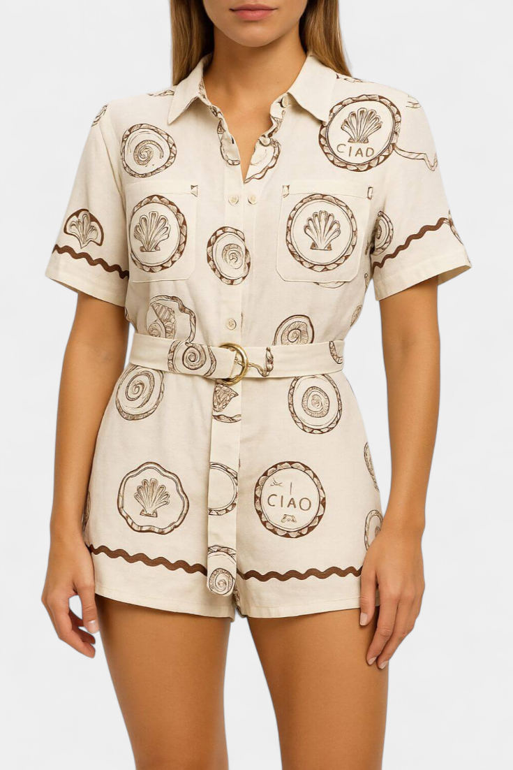 Seashell Macacão Camiseta com Detalhe de Concha e Botões