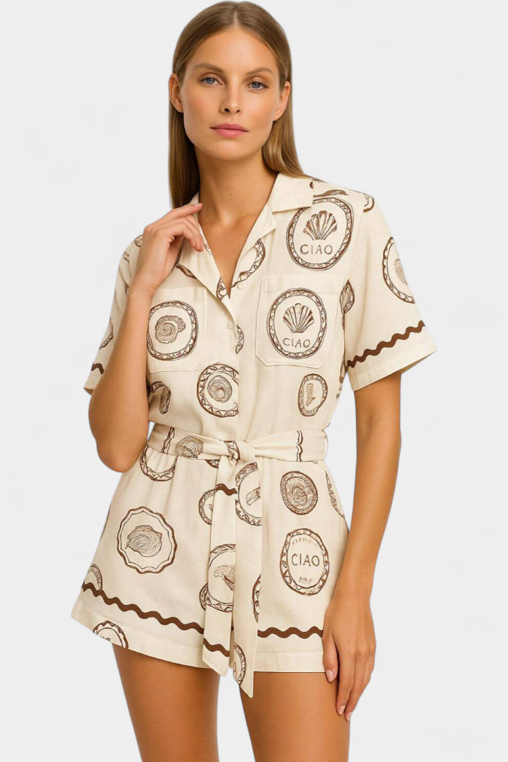 Seashell Macacão Camiseta com Detalhe de Concha e Botões