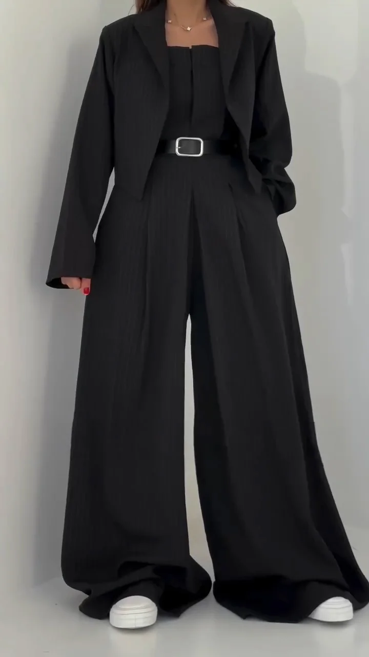 Julia Fato para Mulher – Casaco Oversize + Macacão Bustier