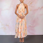 Esther | Vestido com Gola Halter e Estampado Aguarela