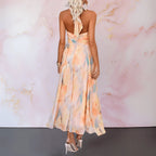Esther | Vestido com Gola Halter e Estampado Aguarela
